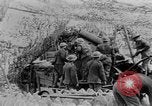 Image États-Unis des unités d'artillerie à des forces allemandes Cantigny France, 1918, de la seconde 51 séquences d'archives historiques vidéo 65675048779