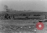 Image États-Unis des unités d'artillerie à des forces allemandes Cantigny France, 1918, de la seconde 57 séquences d'archives historiques vidéo 65675048779
