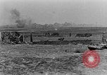 Image États-Unis des unités d'artillerie à des forces allemandes Cantigny France, 1918, de la seconde 59 séquences d'archives historiques vidéo 65675048779