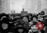 Standbild Liberty Bond Rally in Detroit Detroit Michigan USA, 1917, aus Sekunde 14 historischem Filmmaterial Videoclip 65675048802