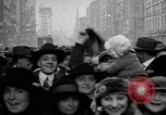 Standbild Liberty Bond Rally in Detroit Detroit Michigan USA, 1917, aus Sekunde 15 historischem Filmmaterial Videoclip 65675048802