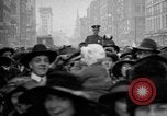 Standbild Liberty Bond Rally in Detroit Detroit Michigan USA, 1917, aus Sekunde 16 historischem Filmmaterial Videoclip 65675048802