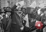 Standbild Liberty Bond Rally in Detroit Detroit Michigan USA, 1917, aus Sekunde 22 historischem Filmmaterial Videoclip 65675048802