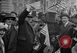 Standbild Liberty Bond Rally in Detroit Detroit Michigan USA, 1917, aus Sekunde 24 historischem Filmmaterial Videoclip 65675048802