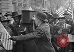 Standbild Liberty Bond Rally in Detroit Detroit Michigan USA, 1917, aus Sekunde 26 historischem Filmmaterial Videoclip 65675048802