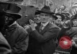 Standbild Liberty Bond Rally in Detroit Detroit Michigan USA, 1917, aus Sekunde 31 historischem Filmmaterial Videoclip 65675048802