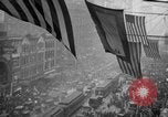 Standbild Liberty Bond Rally in Detroit Detroit Michigan USA, 1917, aus Sekunde 41 historischem Filmmaterial Videoclip 65675048802