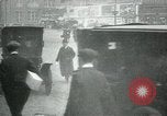 Immagine di RMS Lusitania uscire sul suo fatidico viaggio New York United States USA, 1915, secondo 14 filmato di repertorio 65675048816