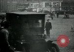 Immagine di RMS Lusitania uscire sul suo fatidico viaggio New York United States USA, 1915, secondo 16 filmato di repertorio 65675048816