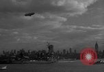 Standbild USS Midway New York City USA, 1945, aus Sekunde 20 historischem Filmmaterial Videoclip 65675048874