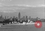 Standbild USS Midway New York City USA, 1945, aus Sekunde 54 historischem Filmmaterial Videoclip 65675048874