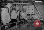 Standbild flight Deck Control Officer Pazifik, 1949, aus Sekunde 32 historischem Filmmaterial Videoclip 65675048882