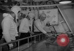 Standbild flight Deck Control Officer Pazifik, 1949, aus Sekunde 33 historischem Filmmaterial Videoclip 65675048882