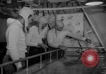 Standbild flight Deck Control Officer Pazifik, 1949, aus Sekunde 36 historischem Filmmaterial Videoclip 65675048882