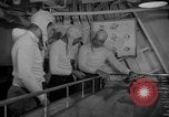Standbild flight Deck Control Officer Pazifik, 1949, aus Sekunde 42 historischem Filmmaterial Videoclip 65675048882
