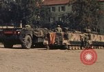 Standbild M-113 Schützenpanzer Deutschland, 1977, aus Sekunde 14 historischem Filmmaterial Videoclip 65675048896