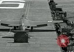 Standbild United States Flugzeugträger Antietam (CVA-36) Atlantik, 1953, aus Sekunde 32 historischem Filmmaterial Videoclip 65675048897
