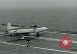 Standbild British Royal Navy Supermarine Angreifer F1 Flugzeuge Atlantik, 1953, aus Sekunde 13 historischem Filmmaterial Videoclip 65675048899