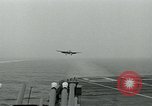 Standbild British Royal Navy Supermarine Angreifer F1 Flugzeuge Atlantik, 1953, aus Sekunde 15 historischem Filmmaterial Videoclip 65675048899
