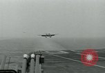 Standbild British Royal Navy Supermarine Angreifer F1 Flugzeuge Atlantik, 1953, aus Sekunde 16 historischem Filmmaterial Videoclip 65675048899