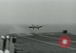 Standbild British Royal Navy Supermarine Angreifer F1 Flugzeuge Atlantik, 1953, aus Sekunde 17 historischem Filmmaterial Videoclip 65675048899