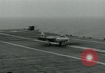 Standbild British Royal Navy Supermarine Angreifer F1 Flugzeuge Atlantik, 1953, aus Sekunde 18 historischem Filmmaterial Videoclip 65675048899