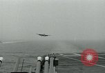 Standbild British Royal Navy Supermarine Angreifer F1 Flugzeuge Atlantik, 1953, aus Sekunde 24 historischem Filmmaterial Videoclip 65675048899
