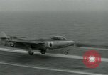 Standbild British Royal Navy Supermarine Angreifer F1 Flugzeuge Atlantik, 1953, aus Sekunde 28 historischem Filmmaterial Videoclip 65675048899