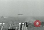 Standbild British Royal Navy Supermarine Angreifer F1 Flugzeuge Atlantik, 1953, aus Sekunde 32 historischem Filmmaterial Videoclip 65675048899
