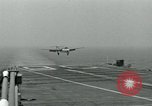 Standbild British Royal Navy Supermarine Angreifer F1 Flugzeuge Atlantik, 1953, aus Sekunde 35 historischem Filmmaterial Videoclip 65675048899