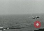 Standbild British Royal Navy Supermarine Angreifer F1 Flugzeuge Atlantik, 1953, aus Sekunde 50 historischem Filmmaterial Videoclip 65675048899