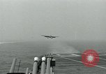 Standbild British Royal Navy Supermarine Angreifer F1 Flugzeuge Atlantik, 1953, aus Sekunde 54 historischem Filmmaterial Videoclip 65675048899