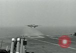 Standbild British Royal Navy Supermarine Angreifer F1 Flugzeuge Atlantik, 1953, aus Sekunde 55 historischem Filmmaterial Videoclip 65675048899