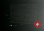 Standbild British Royal Navy Vampir jet Flugzeuge Serie von touch and go Landungen auf der USS Antietam Atlantik, 1953, aus Sekunde 1 historischem Filmmaterial Videoclip 65675048901