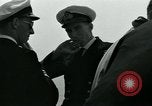 Standbild British Royal Navy de Havilland Vampire Jet macht die Landung auf der USS Antietam verhaftet Atlantik, 1953, aus Sekunde 47 historischem Filmmaterial Videoclip 65675048903