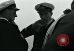 Standbild British Royal Navy de Havilland Vampire Jet macht die Landung auf der USS Antietam verhaftet Atlantik, 1953, aus Sekunde 48 historischem Filmmaterial Videoclip 65675048903