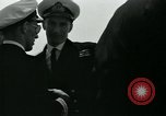 Standbild British Royal Navy de Havilland Vampire Jet macht die Landung auf der USS Antietam verhaftet Atlantik, 1953, aus Sekunde 53 historischem Filmmaterial Videoclip 65675048903