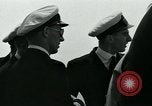 Standbild British Royal Navy de Havilland Vampire Jet macht die Landung auf der USS Antietam verhaftet Atlantik, 1953, aus Sekunde 62 historischem Filmmaterial Videoclip 65675048903