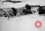 Standbild Graben gemeinsamen Grab Russland, 1915, aus Sekunde 11 historischem Filmmaterial Videoclip 65675048905