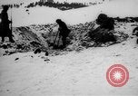 Standbild Graben gemeinsamen Grab Russland, 1915, aus Sekunde 13 historischem Filmmaterial Videoclip 65675048905