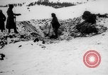 Standbild Graben gemeinsamen Grab Russland, 1915, aus Sekunde 14 historischem Filmmaterial Videoclip 65675048905