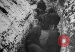 Standbild Graben gemeinsamen Grab Russland, 1915, aus Sekunde 26 historischem Filmmaterial Videoclip 65675048905