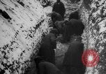 Standbild Graben gemeinsamen Grab Russland, 1915, aus Sekunde 29 historischem Filmmaterial Videoclip 65675048905