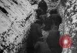 Standbild Graben gemeinsamen Grab Russland, 1915, aus Sekunde 31 historischem Filmmaterial Videoclip 65675048905