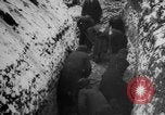 Standbild Graben gemeinsamen Grab Russland, 1915, aus Sekunde 36 historischem Filmmaterial Videoclip 65675048905