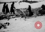 Standbild Graben gemeinsamen Grab Russland, 1915, aus Sekunde 43 historischem Filmmaterial Videoclip 65675048905