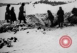 Standbild Graben gemeinsamen Grab Russland, 1915, aus Sekunde 49 historischem Filmmaterial Videoclip 65675048905