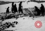 Standbild Graben gemeinsamen Grab Russland, 1915, aus Sekunde 53 historischem Filmmaterial Videoclip 65675048905