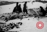 Standbild Graben gemeinsamen Grab Russland, 1915, aus Sekunde 54 historischem Filmmaterial Videoclip 65675048905