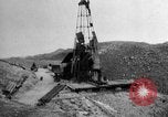 Immagine di Olio derrick Masjid-i-Suleiman Iran, 1908, secondo 14 filmato di repertorio 65675048913